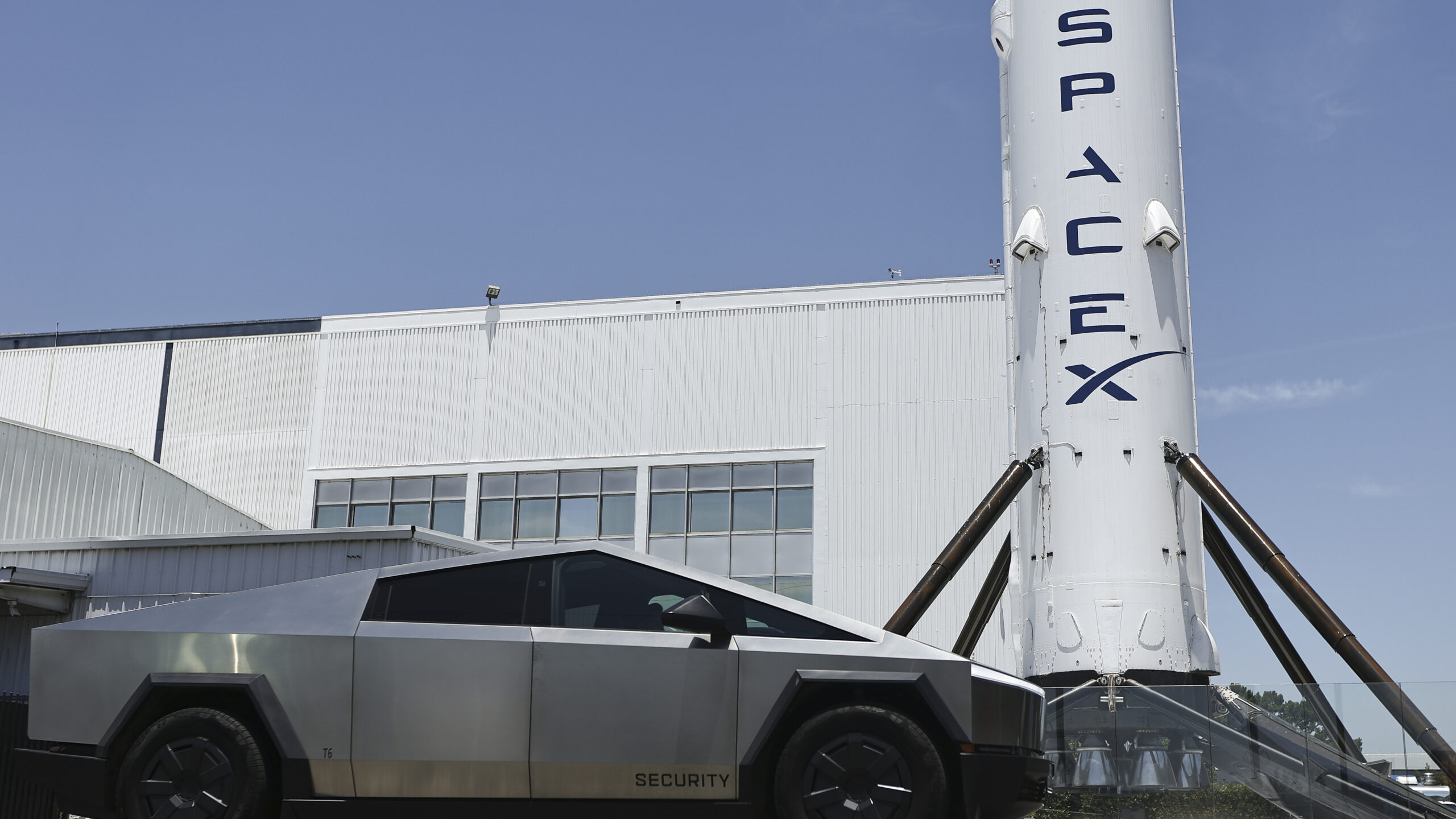 S&P 500 Rejects Rule Changes for SpaceX and Unprofitable AI Firms